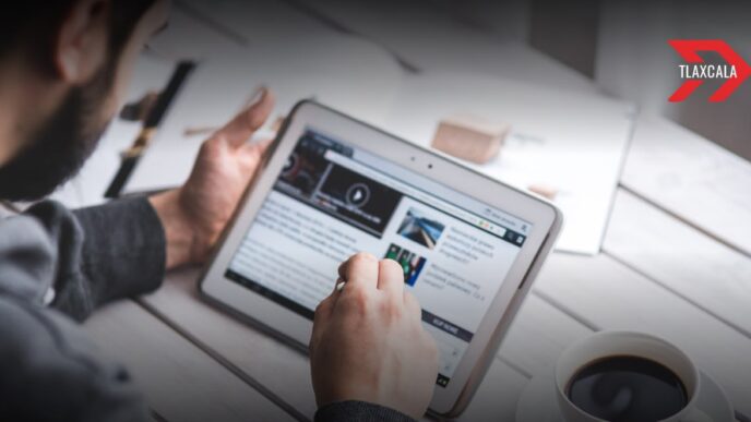 El 35% de los mexicanos consume noticias en YouTube y TikTok, según estudio